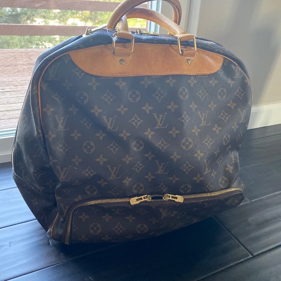 Louis Vuitton MM Evasion Travel Bag - Picture 15 of 16